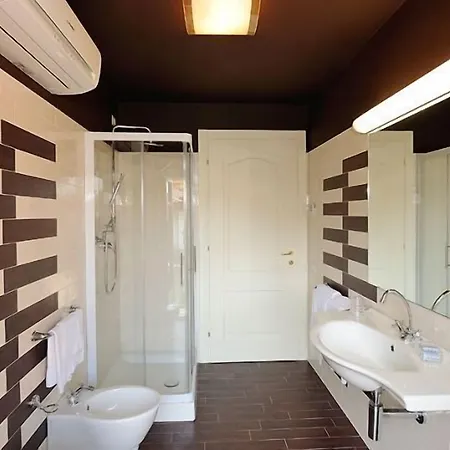 Maurice Apartmanhotel Stresa