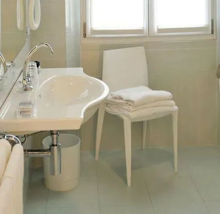 Maurice 4* ستريزا